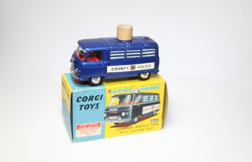Corgi 464 commer police - police, in