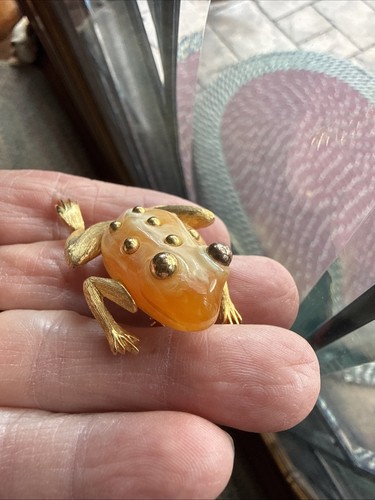 Trimaran losite frog brooch - losite,