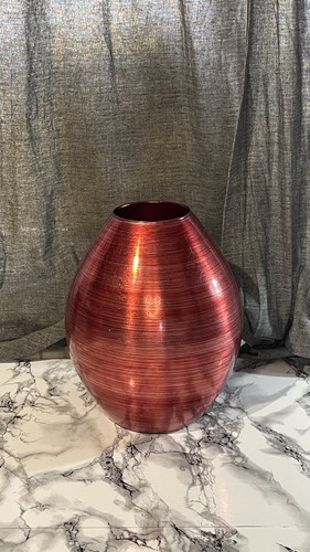 Art glass vase attributed to - art,