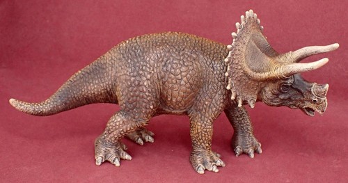 Schleich triceratops dinosaur - triceratops,