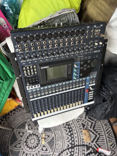 Yamaha 01v96 with my16 at - ii,