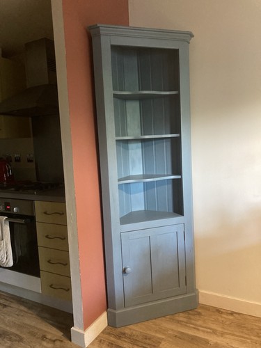 Vintage painted wooden corner - painted,