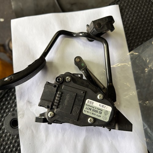 2011 renault trafic throttle - renault,
