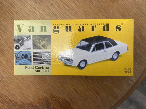 Vanguards ford cortina - 1:43,