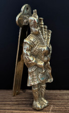 VINTAGE BRASS DOOR KNOCKER SCOTTISH PIPER PLAYING BAGPIPES