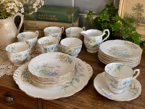 Vintage queen anne - anne, bone