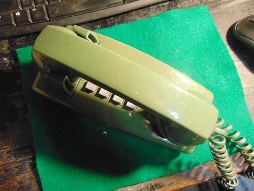 Push button vintage green wall - push,