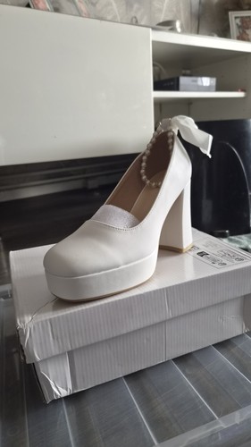 White ribbon and pearl block - white,