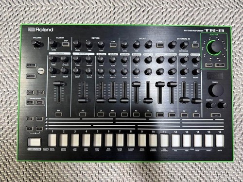 Roland aira rhythm - tr-8,