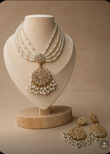 Gold and white pearl short
