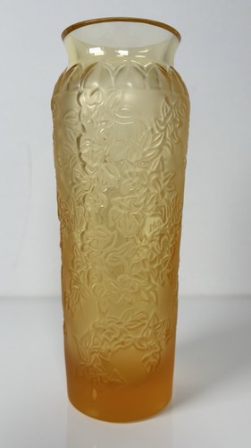 Signed rene lalique glass - signed,