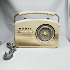 Akai A60010 Retro Radio FM MW