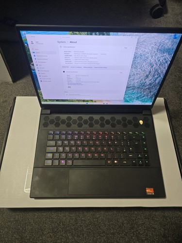 Alienware m16 amd laptop - r1,