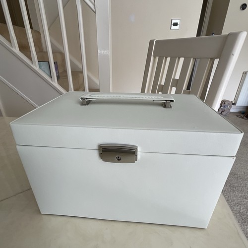White faux leather - faux,