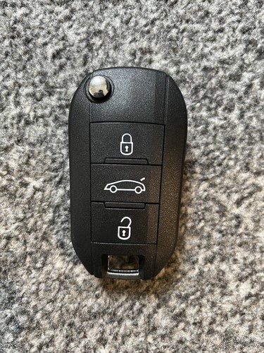Peugeot remote key - peugeot,