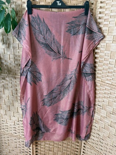 Pink feather print scarf wrap - pink,