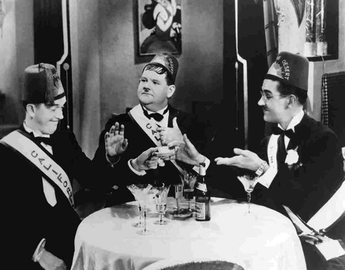 Laurel hardy sons of the - &,