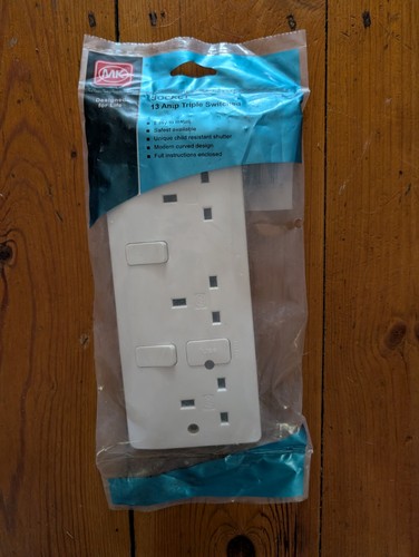 Triple 13a 240v white - 13a,