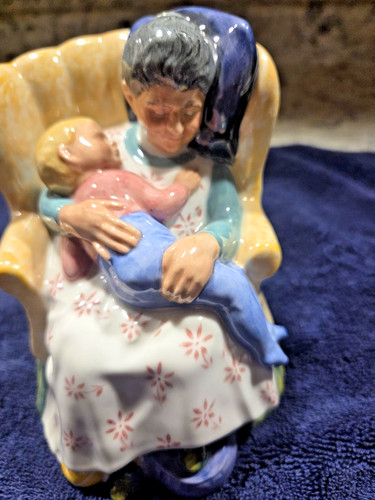 Vintage royal doulton figurine - doulton,