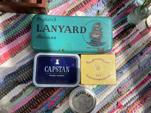 Bundle old tobacco - of, tins