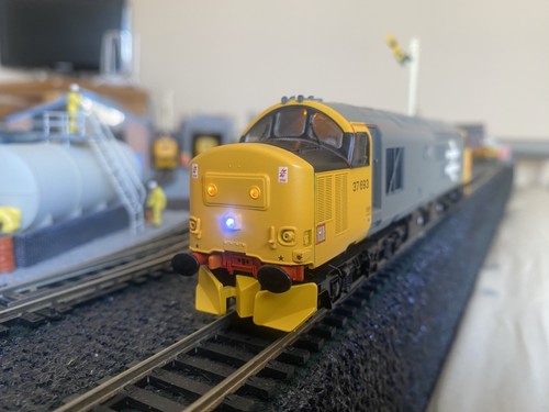 Bachmann class 693 - 37, body