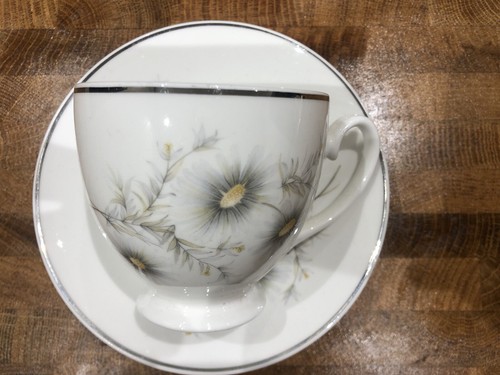 Mayfair bone china - bone, daisy