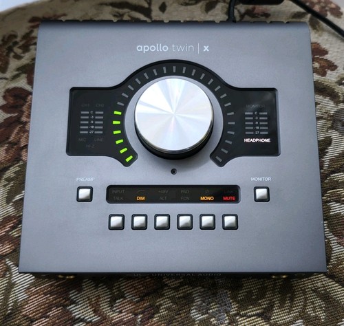 Universal audio apollo - universal, twin