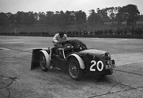 Type race car - car, at