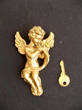 Musical cherub putto angel