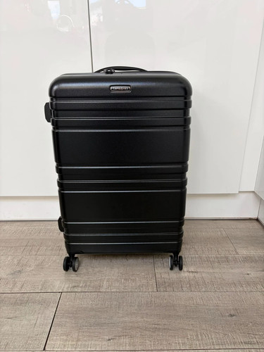 Medium hard samsonite suitcase - medium,