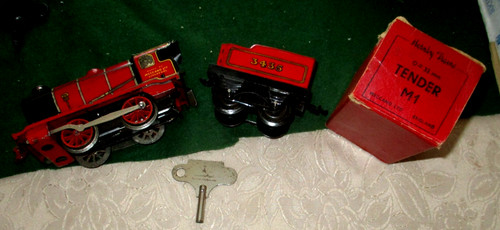 Hornby gauge locomotive - gauge, red