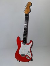 MARK KNOPFLER Dire Straits Strat Tribute Miniature Guitar 25cm 10" w Stand REF12