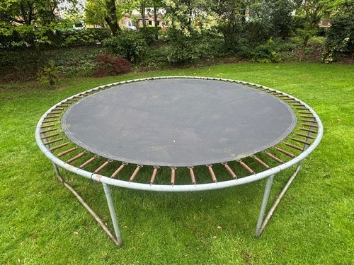 12ft round trampoline - round,