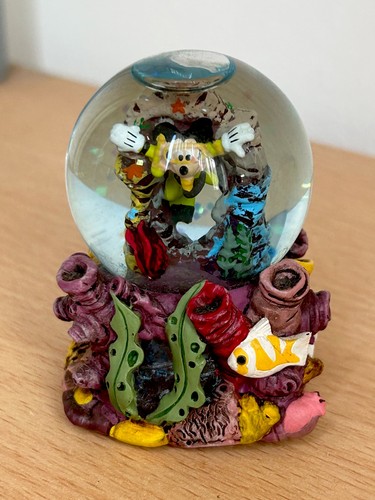 Disney snow globe - snow, mouse