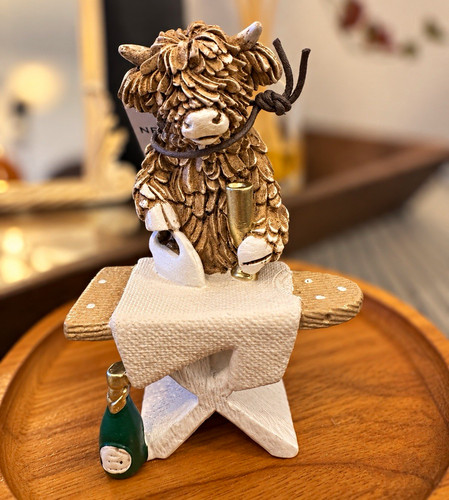 Highland cow resin figurine - cow,