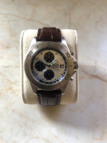 Accurist vintage panda dial - accurist,