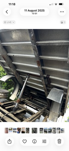 Tipper ram and pump v - tipper,