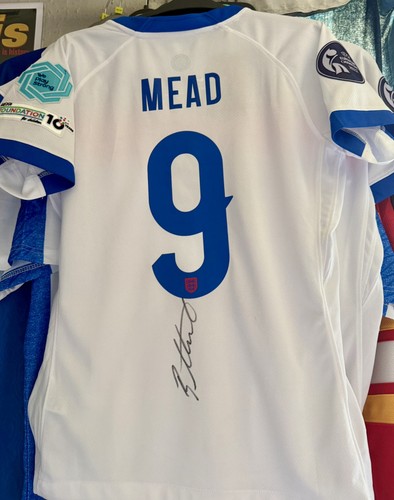 Beth mead signed - mead, euro