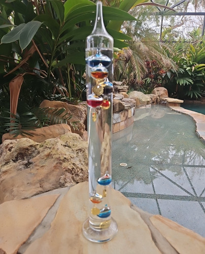 Galileo thermometer 17 - galileo,