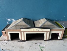 bulit model bus depot 1:76