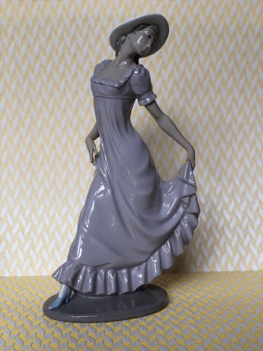 Nao lladro porcelain large - nao,