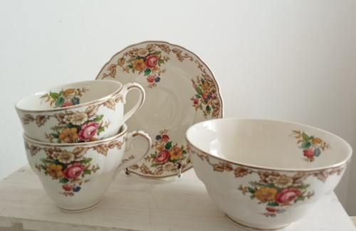 Vintage petal ware penrose - petal,