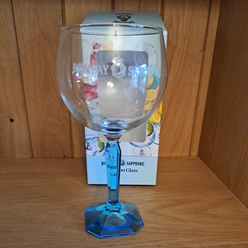 Bombay sapphire gin - bombay,