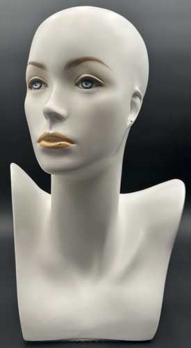 Vintage mannequin woman - vintage,
