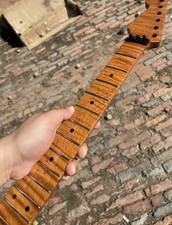 Reverse headstock floyd rose lock nut 22 frets Roasted flame maple guitar neck。。