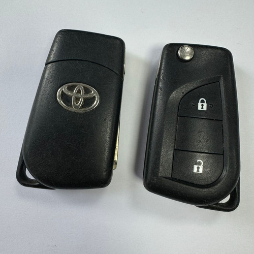 Genuine toyota button - toyota,