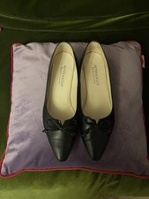 Peter Kaiser Women's size 5