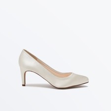 Stella | Rainbow Club Wedding