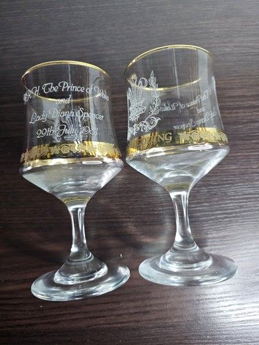 Pair vintage 1981 royal - pair,