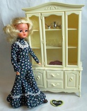 Vintage Sindy China Cabinet (Ref 44583)  1979 NO DOLL